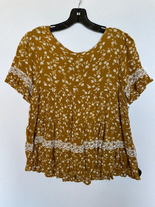 Top Short Sleeve By Bohme In Yellow, Size: Xs