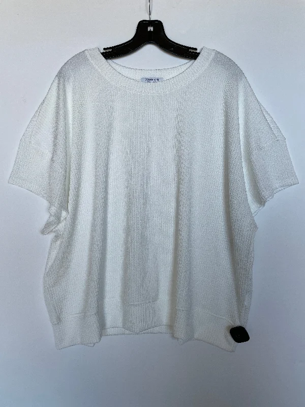 Top Short Sleeve By Cme In White, Size: Xl